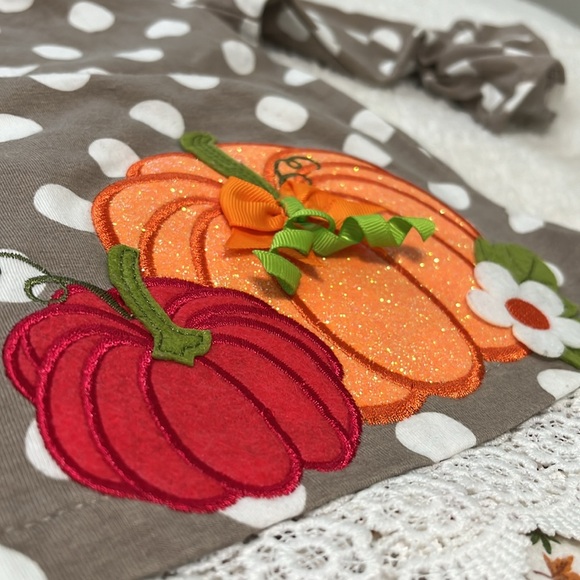 Rare Editions 18m matching embroidered set. Bell bottoms. Very cute details - Picture 2 of 11